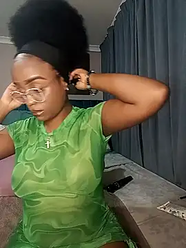 Snapshot of Queen-Chocolate chatting on 09.25.25 Queen-Chocolate online show from 09.25.25