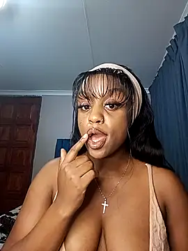 Snapshot of Queen-Chocolate chatting on 10.26.25 Queen-Chocolate online show from 10.26.25