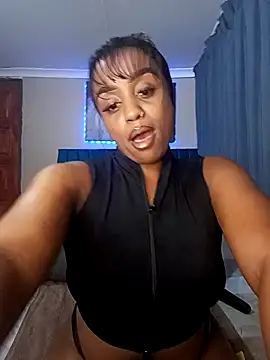 Snapshot of Queen-Chocolate chatting on 11.16.25 Queen-Chocolate online show from 11.16.25