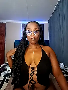 Snapshot of Queen-Chocolate chatting on 11.20.25 Queen-Chocolate online show from 11.20.25