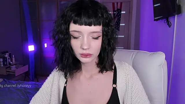 Snapshot of ElizabethBritanny chatting on 02.14.26 ElizabethBritanny online show from 02.14.26