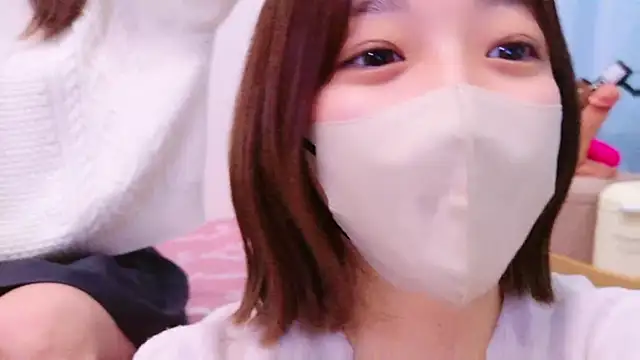 Snapshot of HaruruHappy chatting on 12.11.24 HaruruHappy online show from 12.11.24