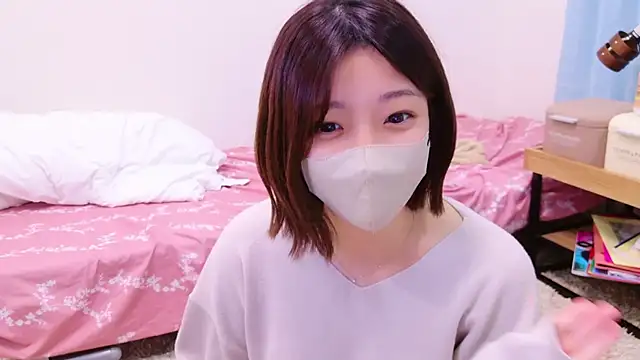 Snapshot of HaruruHappy chatting on 12.11.24 HaruruHappy online show from 12.11.24