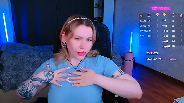 Snapshot of Blueberry-baby chatting on 12.02.24 Blueberry-baby online show from 12.02.24