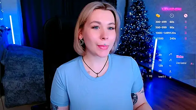 Snapshot of Blueberry-baby chatting on 01.05.25 Blueberry-baby online show from 01.05.25