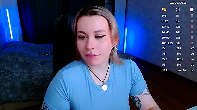 Snapshot of Blueberry-baby chatting on 02.23.25 Blueberry-baby online show from 02.23.25