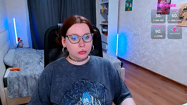 Snapshot of Blueberry-baby chatting on 06.27.26 Blueberry-baby online show from 06.27.26