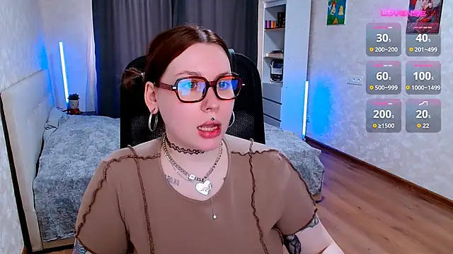 Snapshot of Blueberry-baby chatting on 07.21.26 Blueberry-baby online show from 07.21.26