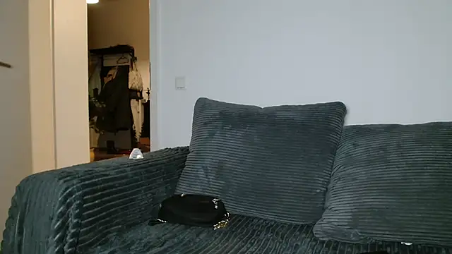 Jasmin-White online show from 10.21.25