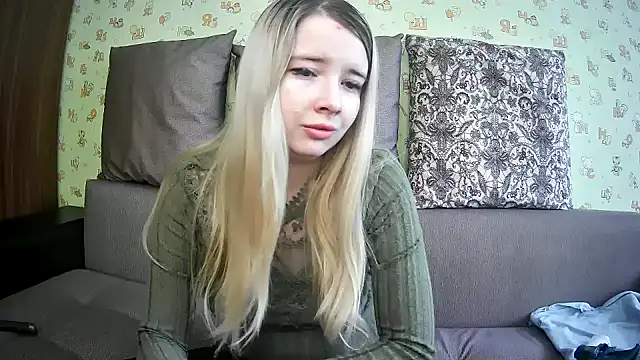 Snapshot of ViolaCandy chatting on 03.11.25 ViolaCandy online show from 03.11.25