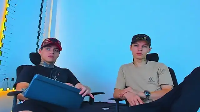 HOT boy2025 online show from 12.17.25