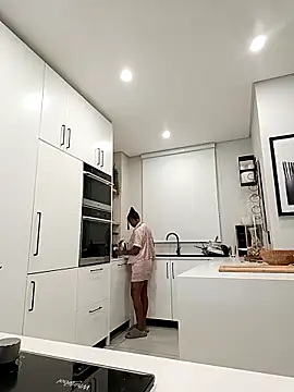 Snapshot of Mayo01_ chatting on 09.14.25 Mayo01 online show from 09.14.25