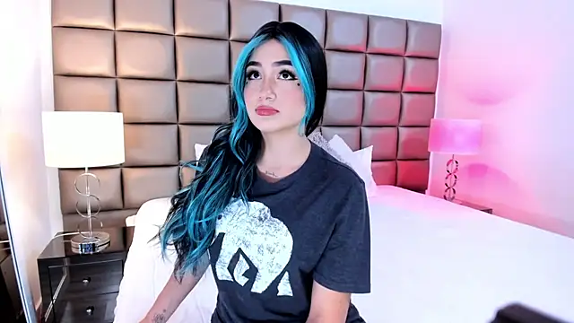 AnnyHizzle online show from 02.02.25