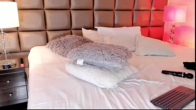 AnnyHizzle online show from 02.05.25