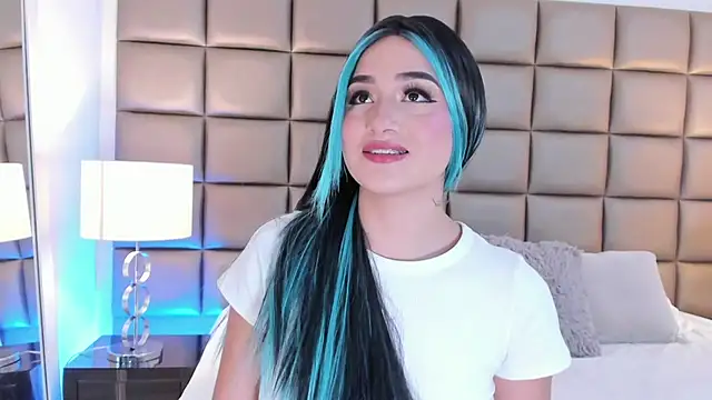 AnnyHizzle online show from 02.13.25