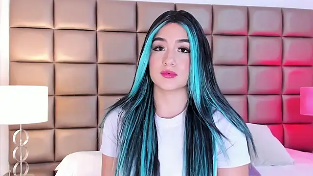 AnnyHizzle online show from 02.15.25