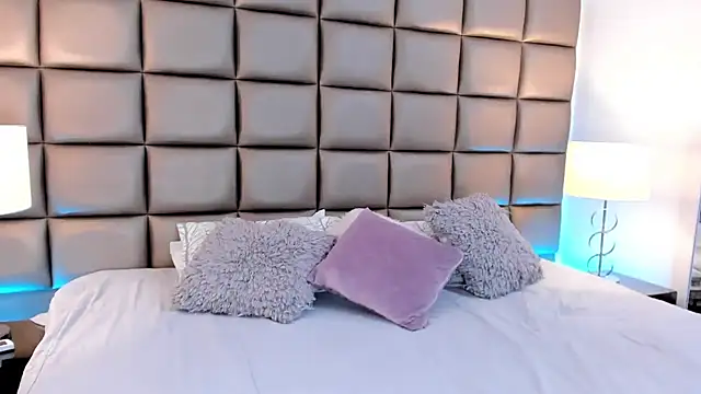 AnnyHizzle online show from 03.10.25