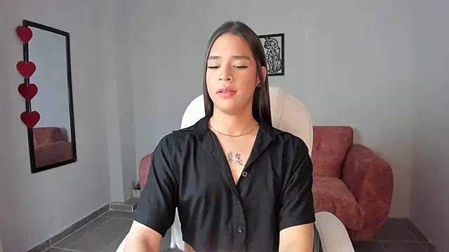 Snapshot of Alice23jones chatting on 03.08.25 Alice23jones online show from 03.08.25