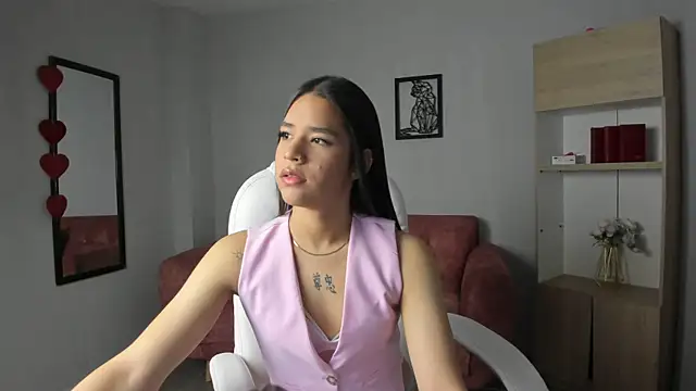 Snapshot of Alice23jones chatting on 03.15.25 Alice23jones online show from 03.15.25