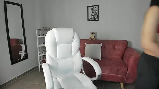 Snapshot of Alice23jones chatting on 10.03.25 Alice23jones online show from 10.03.25