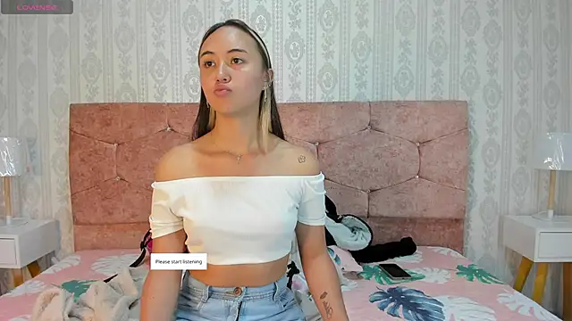 Snapshot of liaa_18 chatting on 09.16.25 liaa 18 online show from 09.16.25