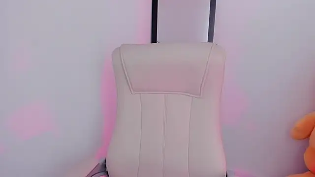 Snapshot of little-eli chatting on 03.04.25 little-eli online show from 03.04.25