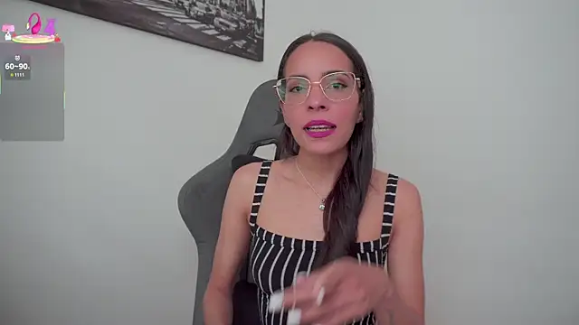 Snapshot of little-eli chatting on 10.11.25 little-eli online show from 10.11.25