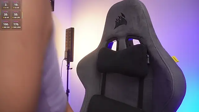 Snapshot of little-eli chatting on 10.23.25 little-eli online show from 10.23.25