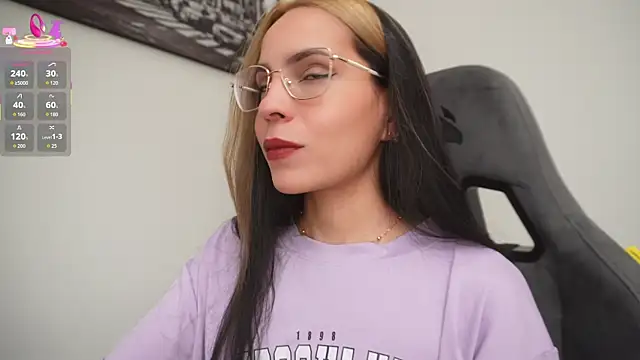 Snapshot of little-eli chatting on 10.28.25 little-eli online show from 10.28.25