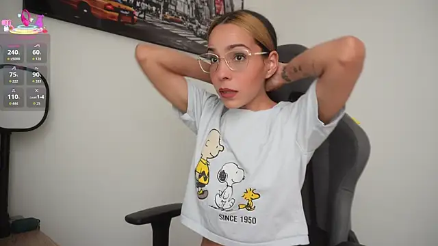 Snapshot of little-eli chatting on 12.01.25 little-eli online show from 12.01.25