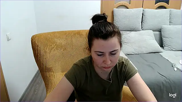 VioletaFlower7 online show from 04.15.26