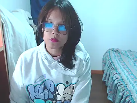 home vlak online show from 04.17.26