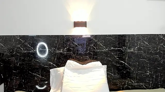 Snapshot of Juliabadlee chatting on 12.01.24 Juliabadlee online show from 12.01.24