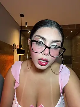 Snapshot of zui_lu chatting on 12.20.25 zui lu online show from 12.20.25