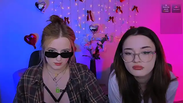 liana kisses online show from 04.18.26