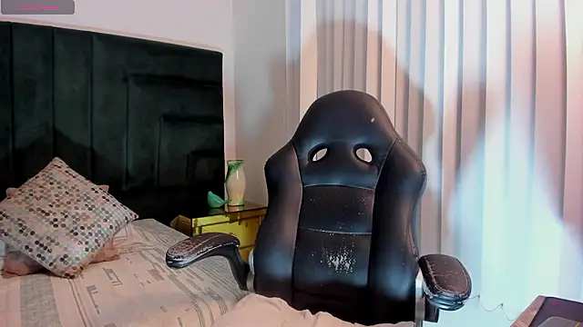 BarbaraKnox  online show from 03.24.26