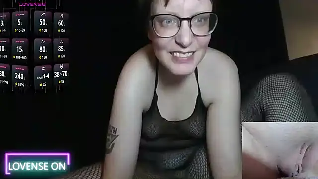 Snapshot of PernillaGirl chatting on 01.08.25 PernillaGirl online show from 01.08.25