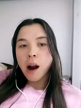Snapshot of BluesAlyssa chatting on 02.14.25 BluesAlyssa online show from 02.14.25