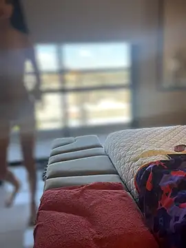 Valentcouple online show from 10.04.25