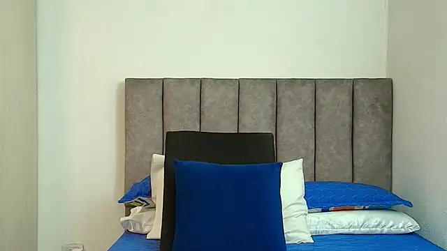 karina lewis  online show from 11.17.25