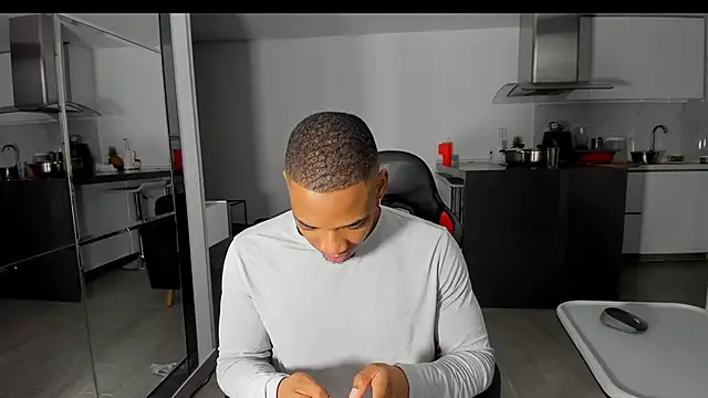 Snapshot of TROYWESLY- chatting on 09.27.25 TROYWESLY- online show from 09.27.25