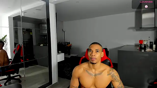 Snapshot of TROYWESLY- chatting on 10.20.25 TROYWESLY- online show from 10.20.25