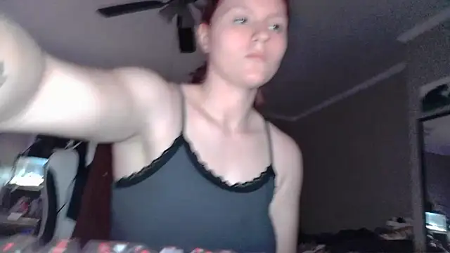 Elliewgfs online show from 12.13.24