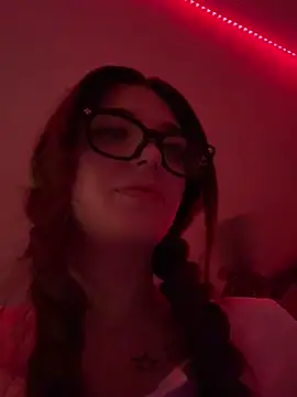 18petitewhitegirl online show from 01.17.25