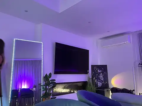 Snapshot of Mika_Miller chatting on 09.12.25 Mika Miller online show from 09.12.25