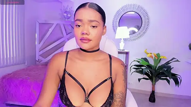 Snapshot of madisson_davon chatting on 12.10.24 madisson davon online show from 12.10.24