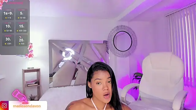 Snapshot of madisson_davon chatting on 01.03.25 madisson davon online show from 01.03.25