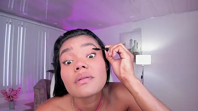 Snapshot of madisson_davon chatting on 01.12.25 madisson davon online show from 01.12.25