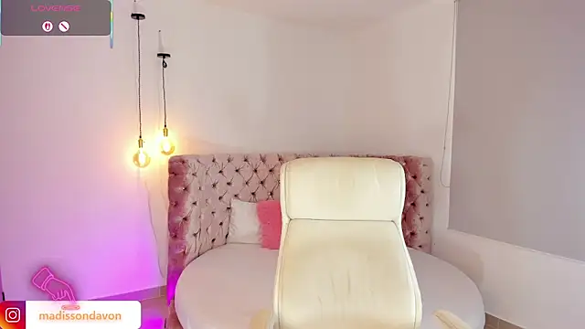 Snapshot of madisson_davon chatting on 10.07.25 madisson davon online show from 10.07.25