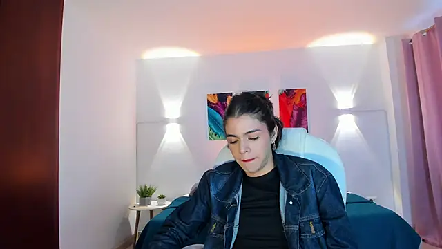 Snapshot of NoahCasstro chatting on 12.29.24 NoahCasstro online show from 12.29.24